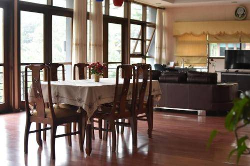Lembang Villa | 347 m² Villa ∙ 3 bedrooms ∙ 9 guests