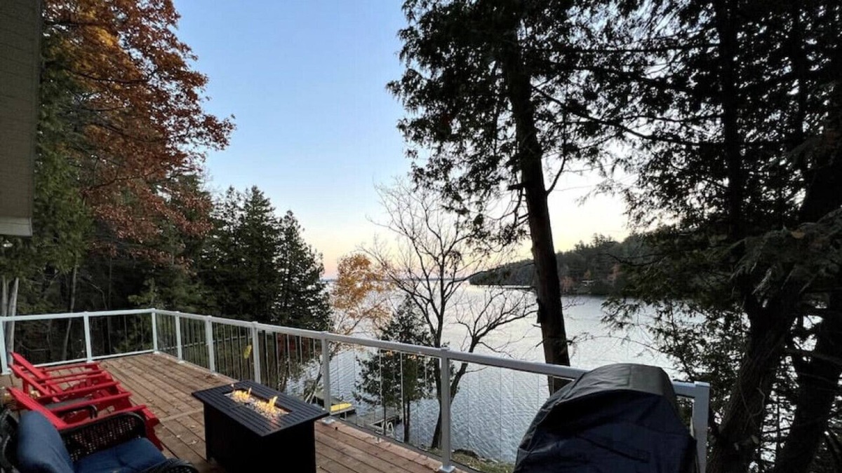 Greater Madawaska House | 35 Flynn Way · The Birch Haven: Calabogie Waterfront Cottage