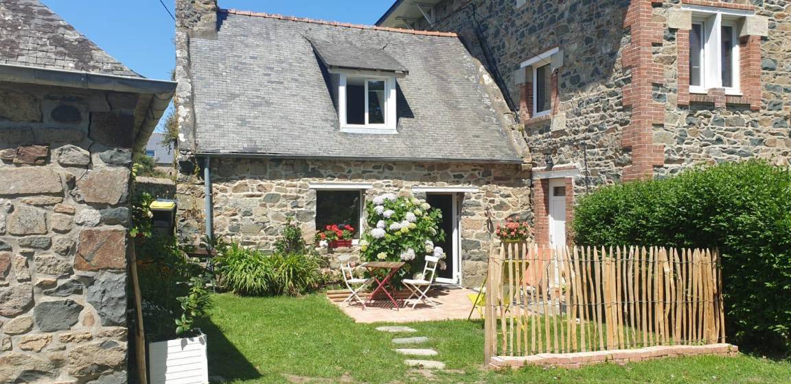 Plougrescant House | 35 m² Gîte ∙ 1 bedroom ∙ 2 guests