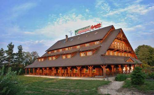 Tyniste nad Orlici Hotel | 35 m² Hotel ∙ 4 guests