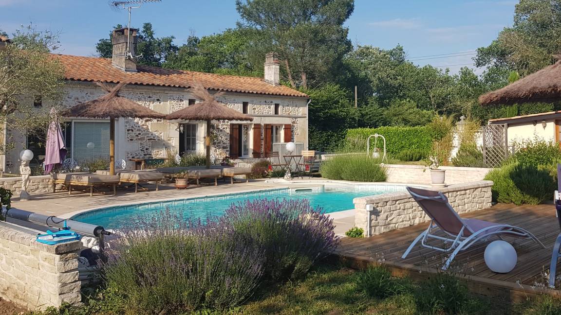 Bussac-Foret House | 35 m² House ∙ 1 bedroom ∙ 2 guests