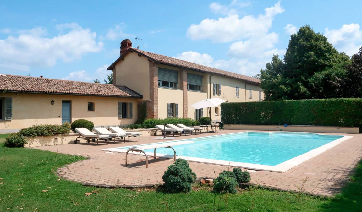 Pozzolo Formigaro House | 350 m² House ∙ 5 bedrooms ∙ 10 guests