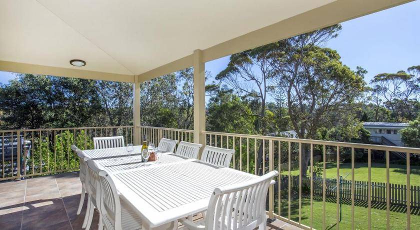 Mollymook Beach House | 350 m² House ∙ 5 bedrooms ∙ 10 guests