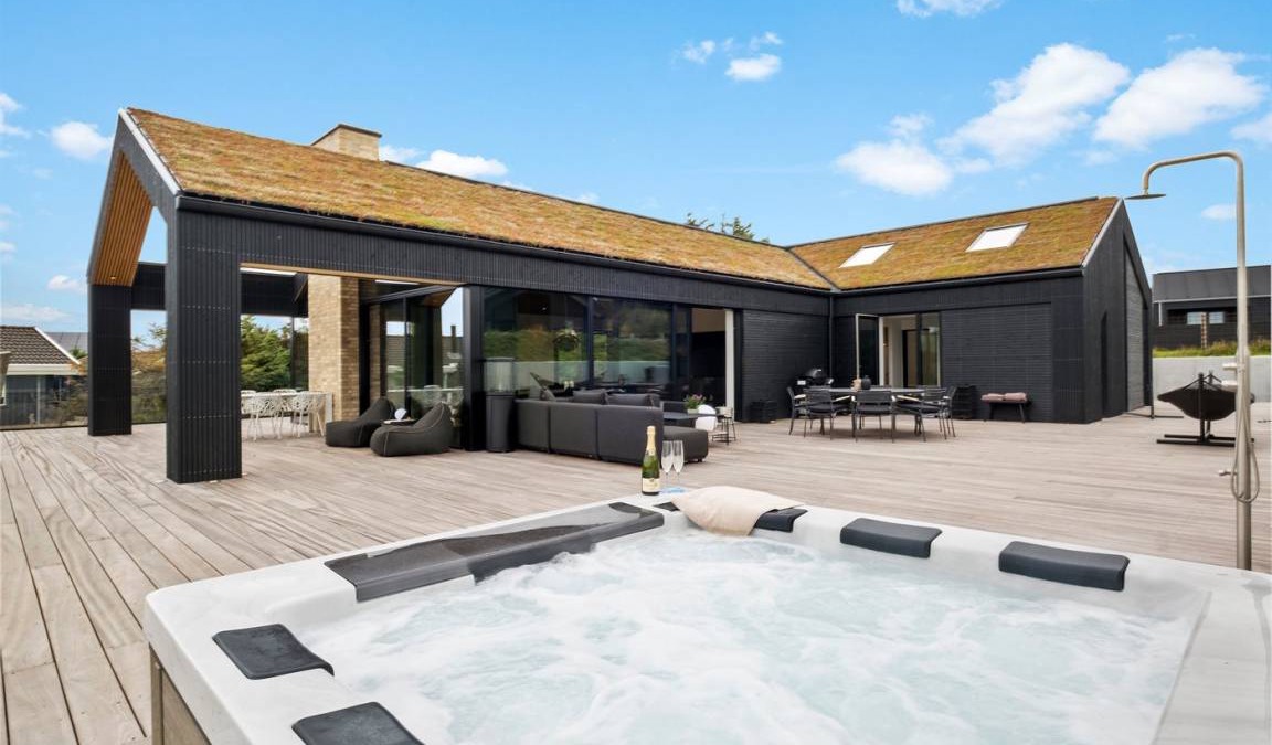 Blokhus House | 350 m² House ∙ 4 bedrooms ∙ 10 guests