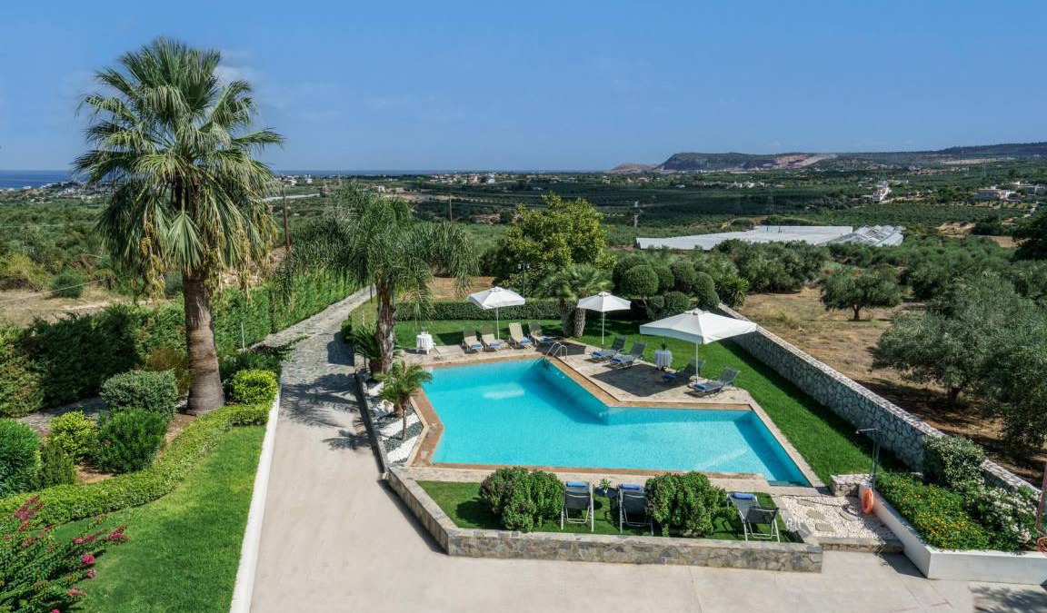 Asteri House | 350 m² House ∙ 6 bedrooms ∙ 13 guests