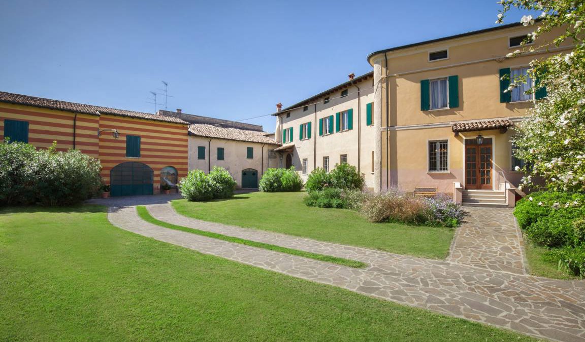 Volta Mantovana Villa | 350 m² Villa ∙ 6 bedrooms ∙ 12 guests