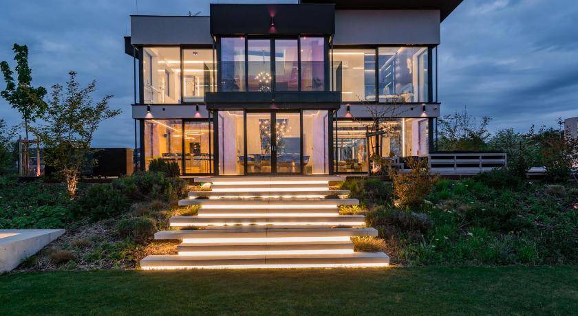 Tuchomerice Villa | 350 m² Villa ∙ 4 bedrooms ∙ 9 guests