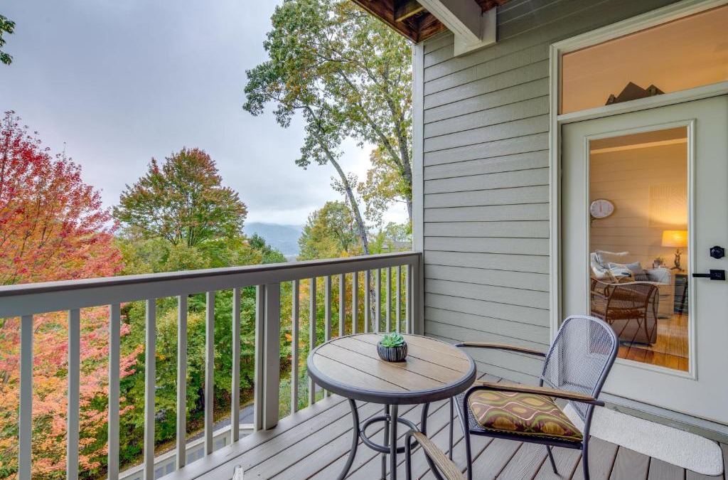 Mountain Air Apartment | 36 Mi to Asheville Mtn-View Home in Burnsville!