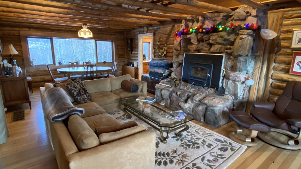 Bailey Cabin | 360 Degree Mountaintop Views, Luxurious Hot Tub & Designer Kitchen