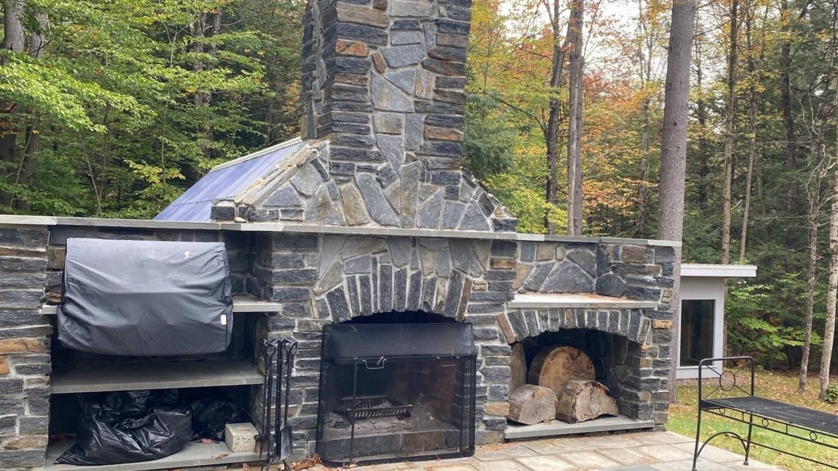 Guilford House | 360 degrees of nature from within the 1 bedroom Vermont Mirror House.