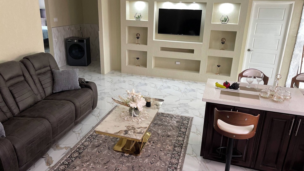 Saint Andrew Apartment | 360 Rokview Suites