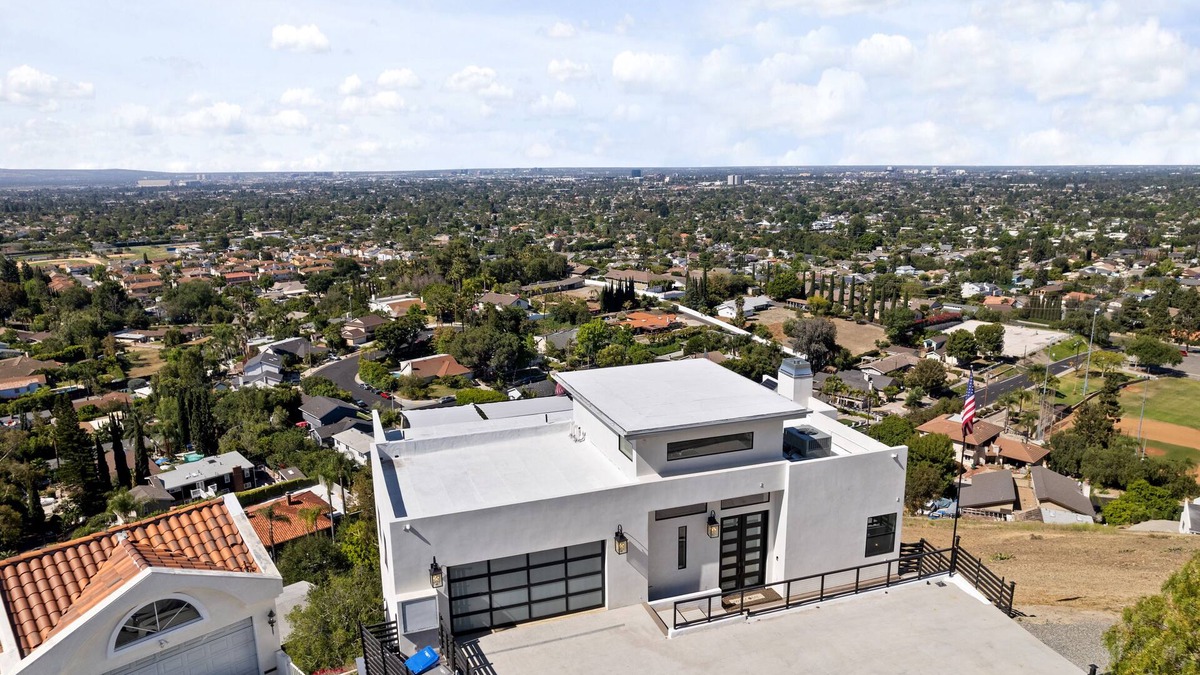 North Tustin House | 360° HILLTOP VIEW/Ultra Modern/15min DISNEY