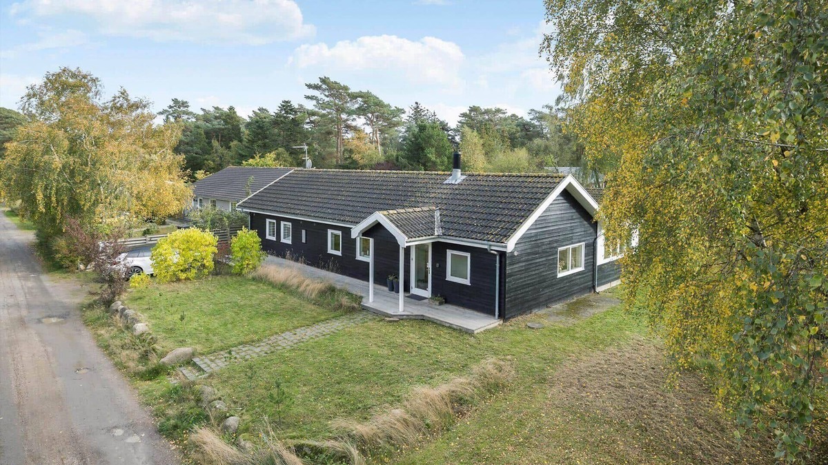 Snogebaek House | 3642 Nexø - Midtvej 11