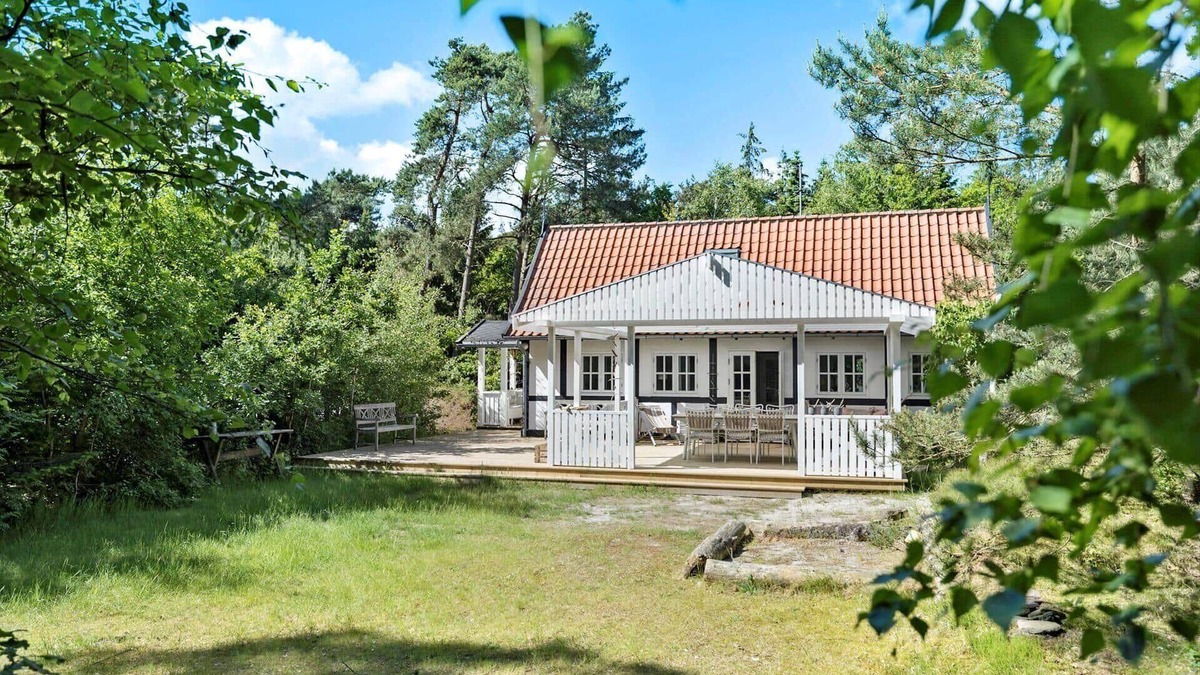 Bedegaard House | 3672 Nexø - Rørvej 7