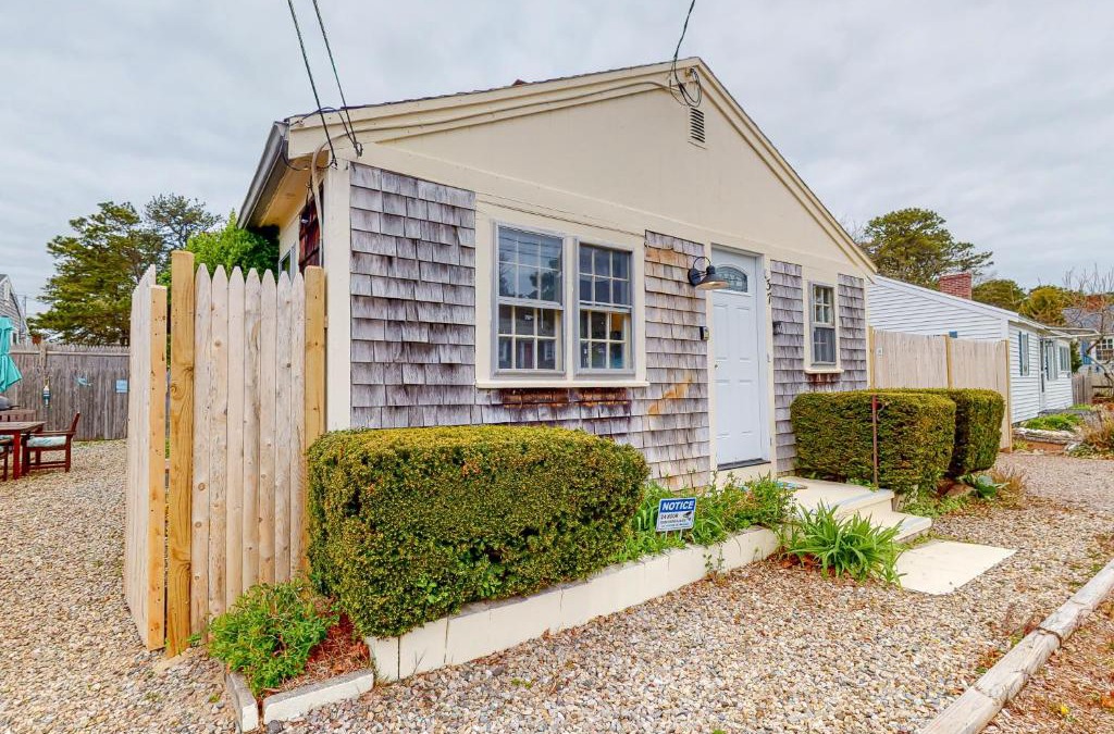 Dennis Port House | 37 Bassett