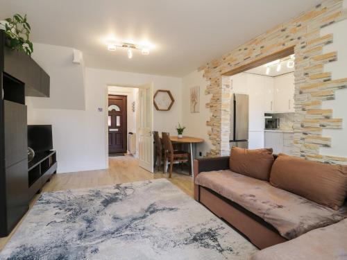 Colchester House | 37 Hanbury Gardens