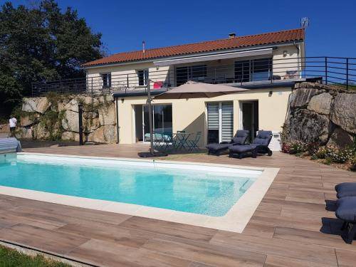 Arpajon-sur-Cere Apartment | 37 m² Apartment ∙ 1 bedroom ∙ 2 guests