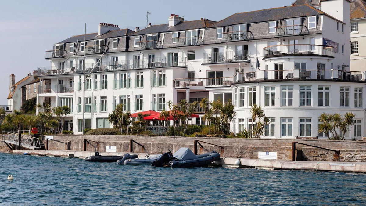 Salcombe Cottage | 37 THE SALCOMBE, luxury holiday cottage, with pool in Salcombe