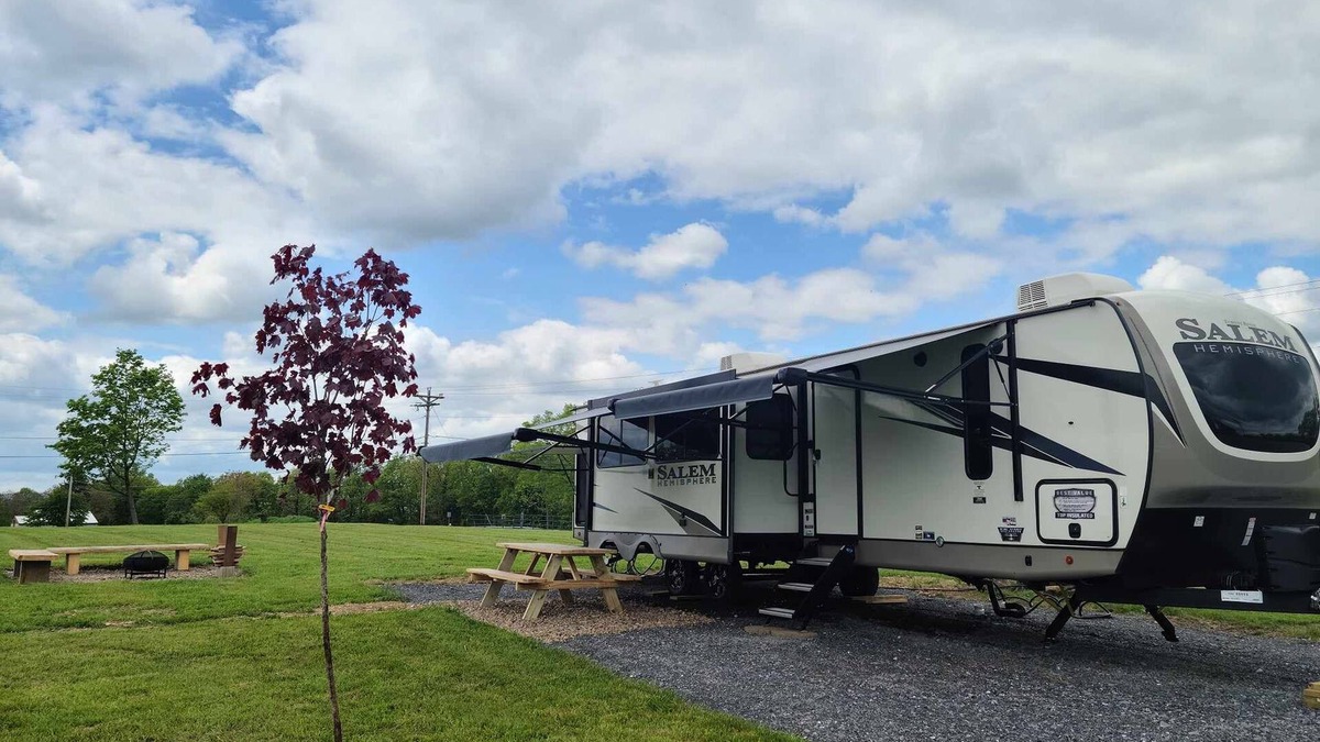 Huntingdon House | 37ft Camper