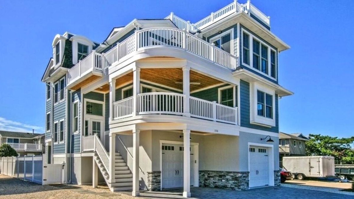 The Dunes House | 3800 sq ft Ocean Side Home with Ocean views - Pool - 6 bdrm - 6.5 bath