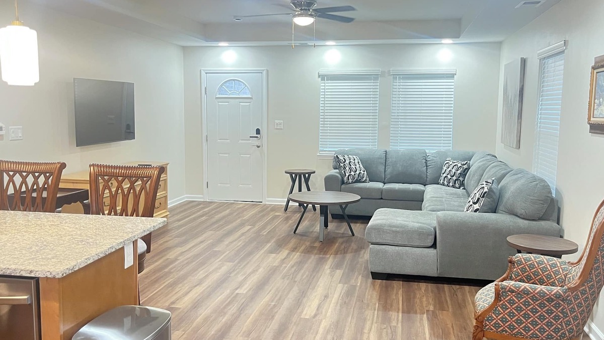 Jeffersonville - Clarksville House | 3807 Hamburg pike,New Home 2025, perfect for a family ,With a Jacuzzi hot tub,