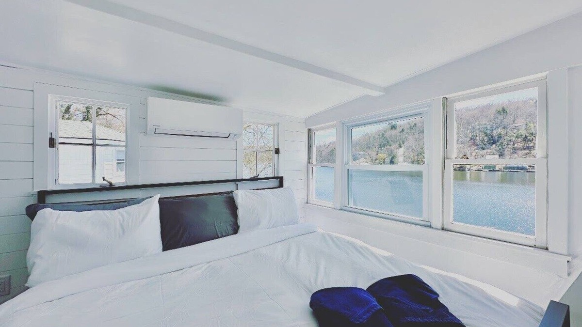 South Britain Apartment | #38b *The Getaway* with a view.