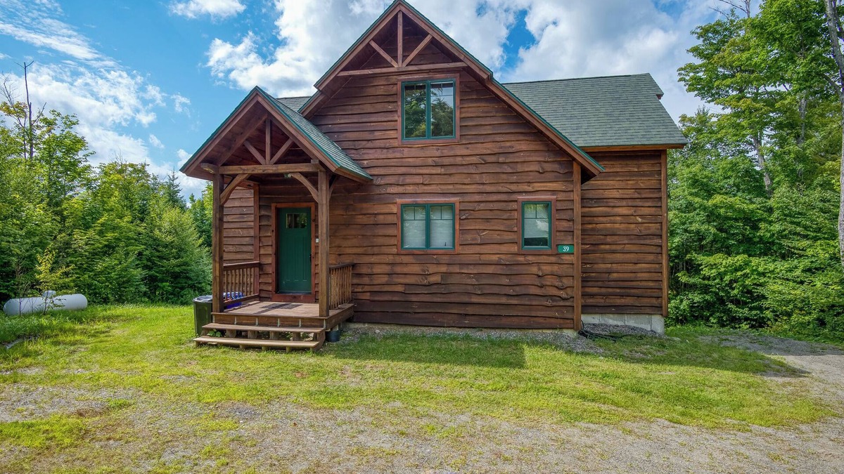 Rangeley House | 39 Adams Wulff - Large and spacious home with a hot tub!