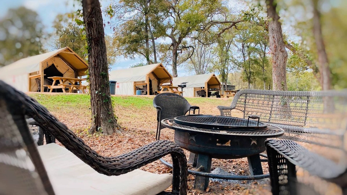 Prairie Lea Cabin | #39 Son's River Ranch - Glamping Cabin w/2 Queen Beds