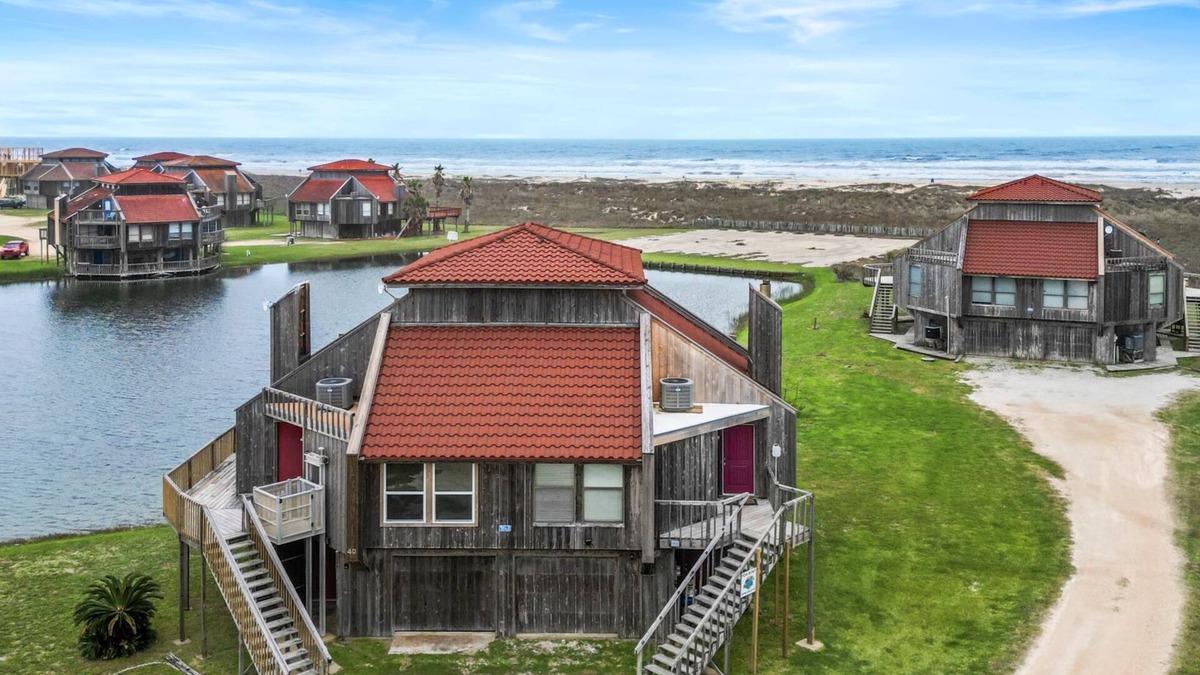Matagorda Condo | #39 The Coastal Condo - The Place for a Perfect Beach Vacay