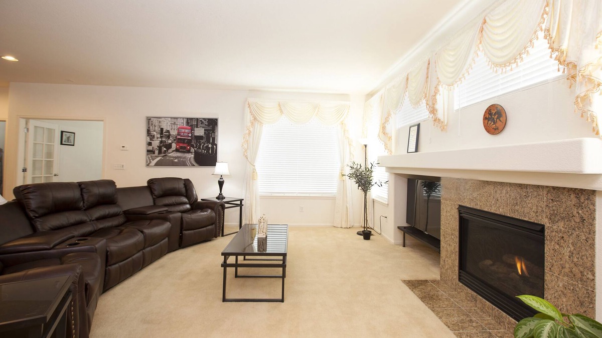 Littleton House | 3900 sq ft. Beautiful luxury home Next to C-470 and Red Rocks Amphitheater