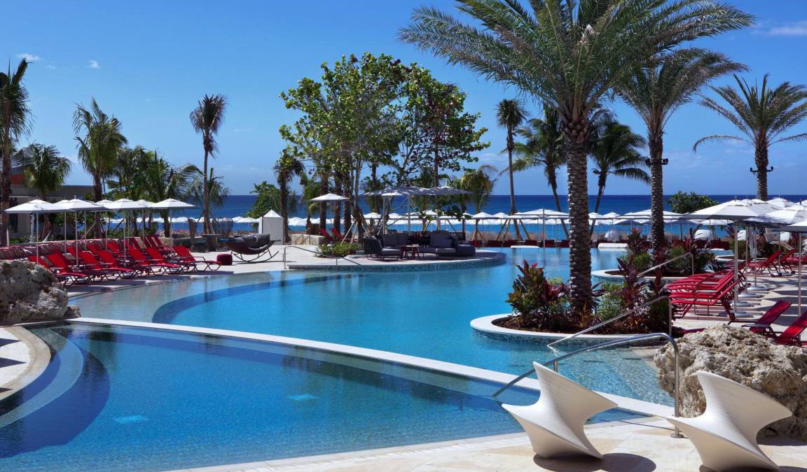 Seven Mile Beach Hotel | 392 m² Hotel ∙ 2 bedrooms ∙ 127 guests