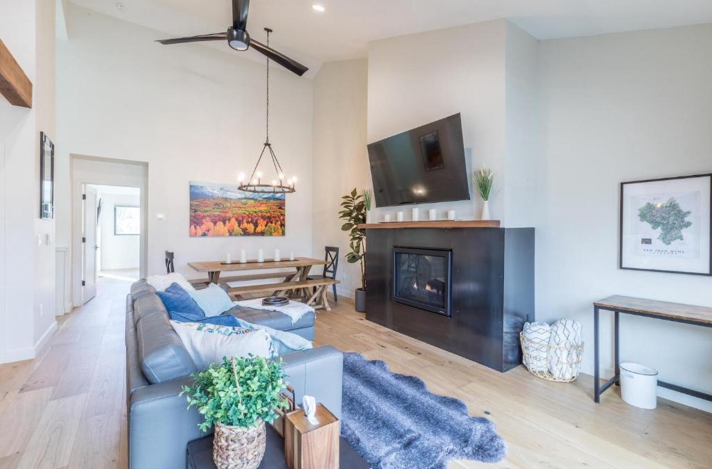 Ridgway House | 396 N Lena Street