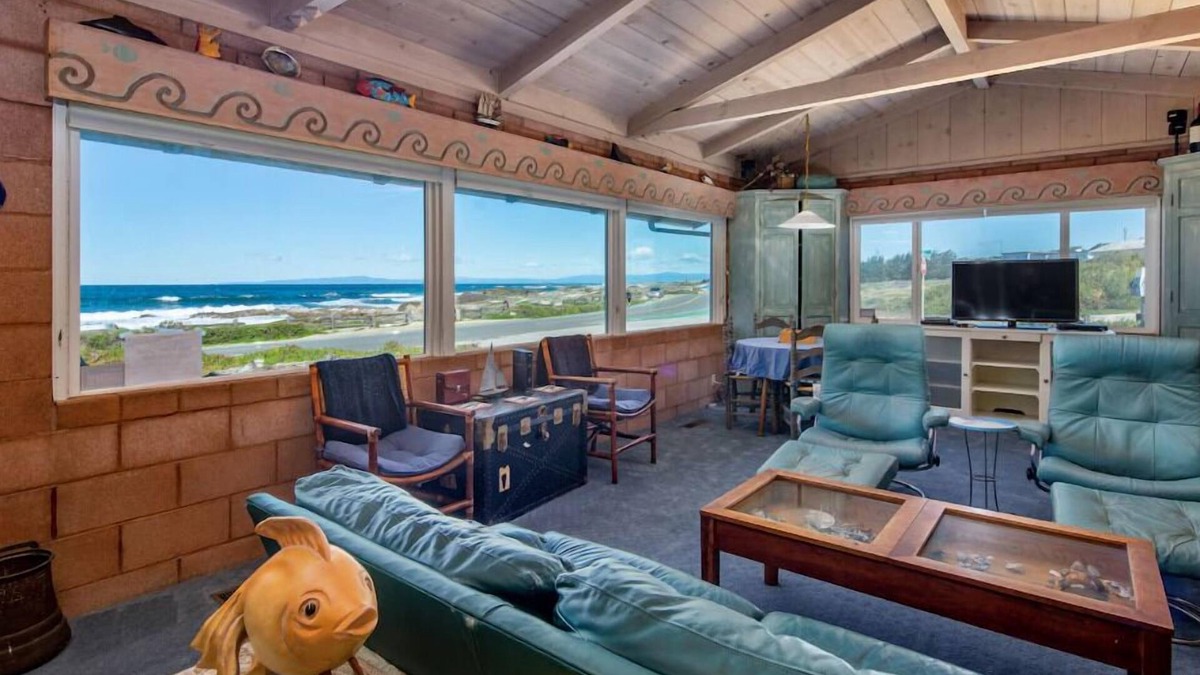 Pacific Grove House | 3976 Mirka's Beach House, Oceanfront Near Asilomar