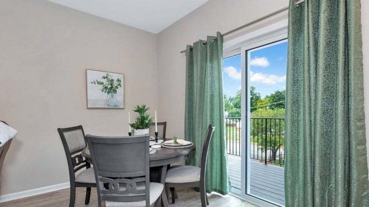 Huntsville Apartment | 3A Charming new 2-bedroom apartment n10 m from aquatic ct downtown& hospital