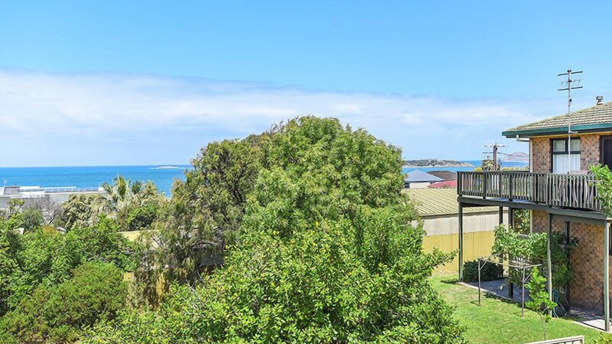 Hayborough House | 3A Rupara - Ocean Views - Family