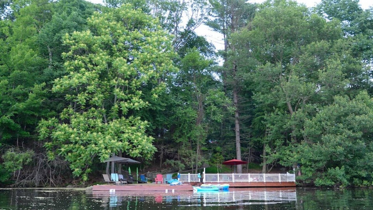 Hopatcong House | 3Acre LakeParadise SwimmingPool & Jacuzzi HotTub!