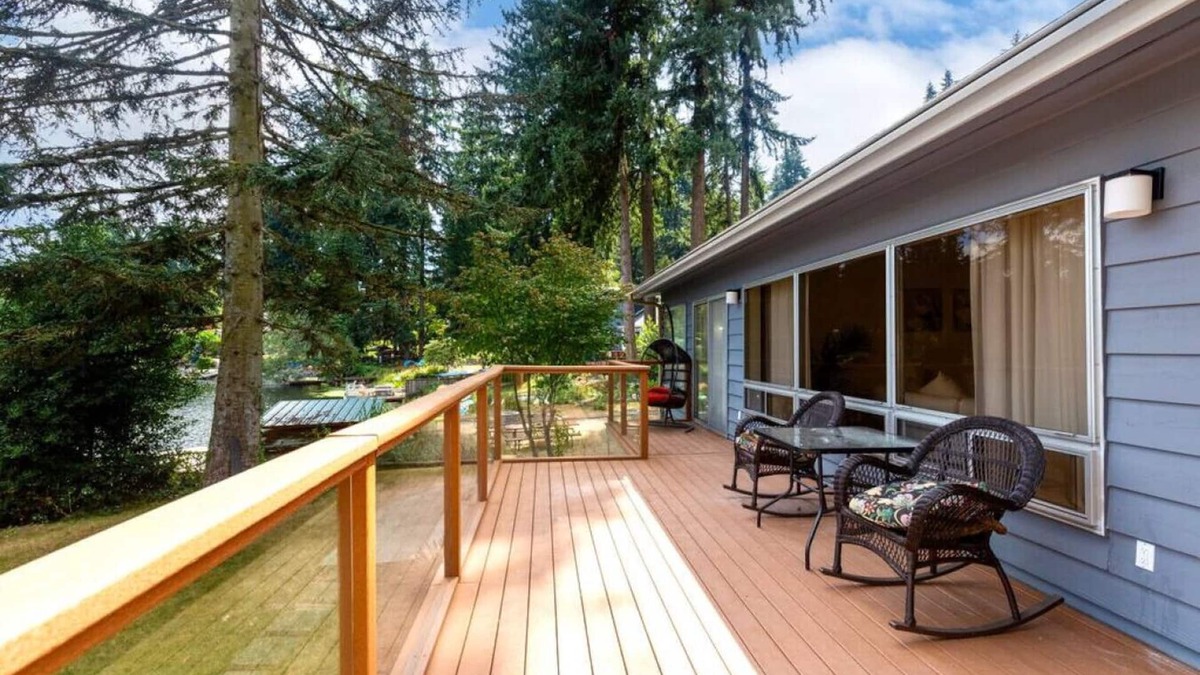 Lakeland South House | 3b2b Upper Unit with Spectacular Lake Views