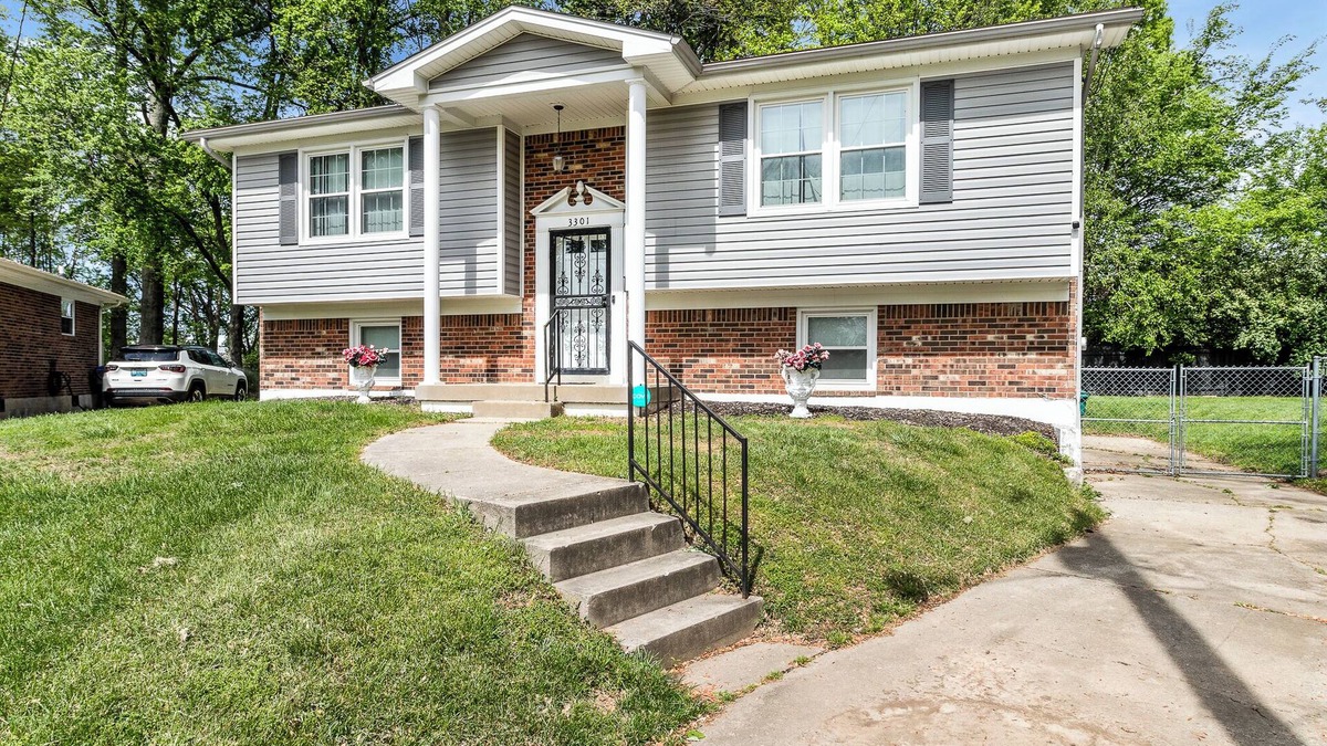 Bridgeport House | 3BD/1.5 Bath Central location by Downtown Louisville, Derby, YUM, & More!
