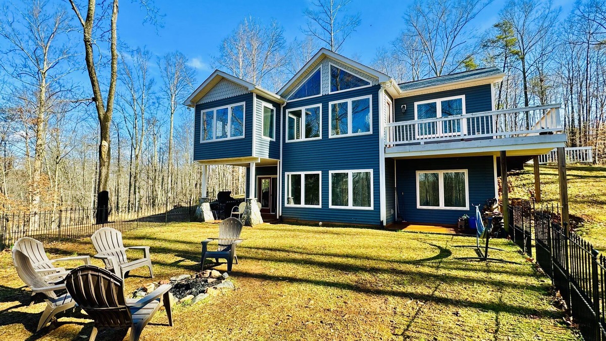 Goode Other | 3bd/2 ba Farm-Relax & Disconnect w/Scottish Highland Cows
