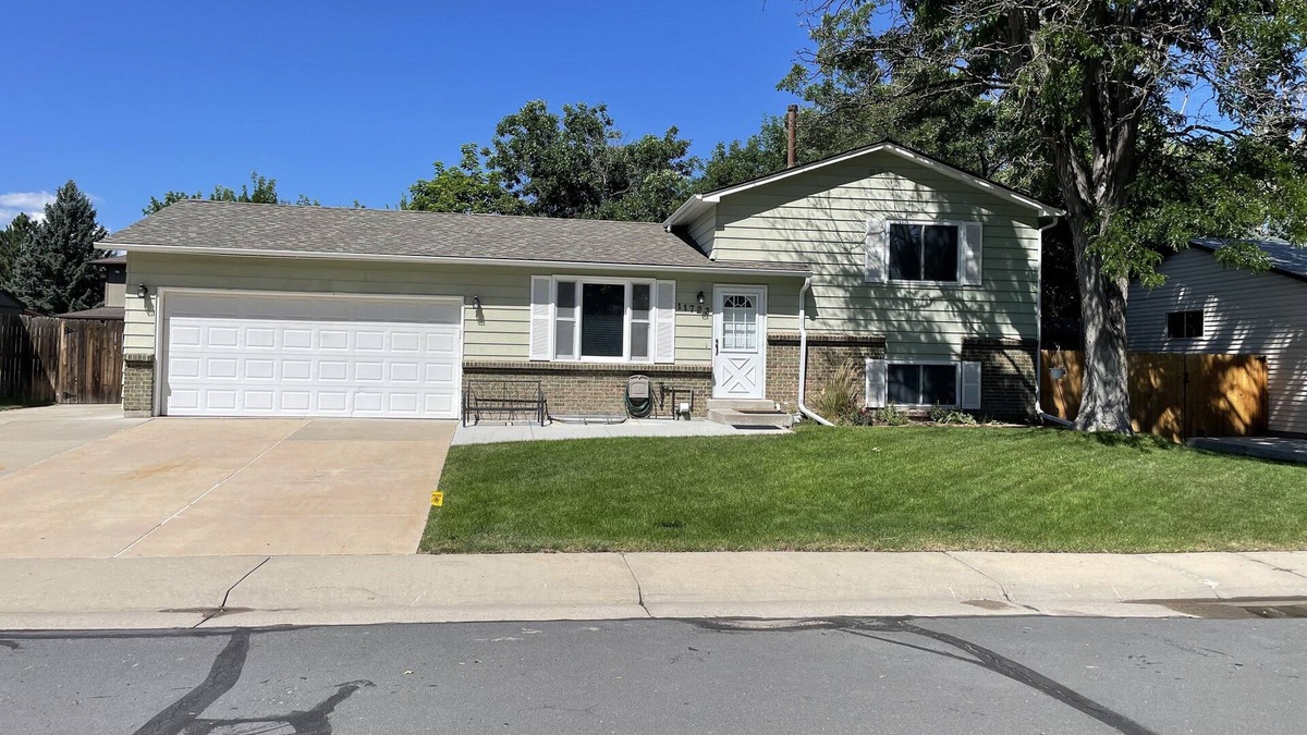 Thornton House | 3bd/2ba house, 20 min to Denver, close to lightrail, park