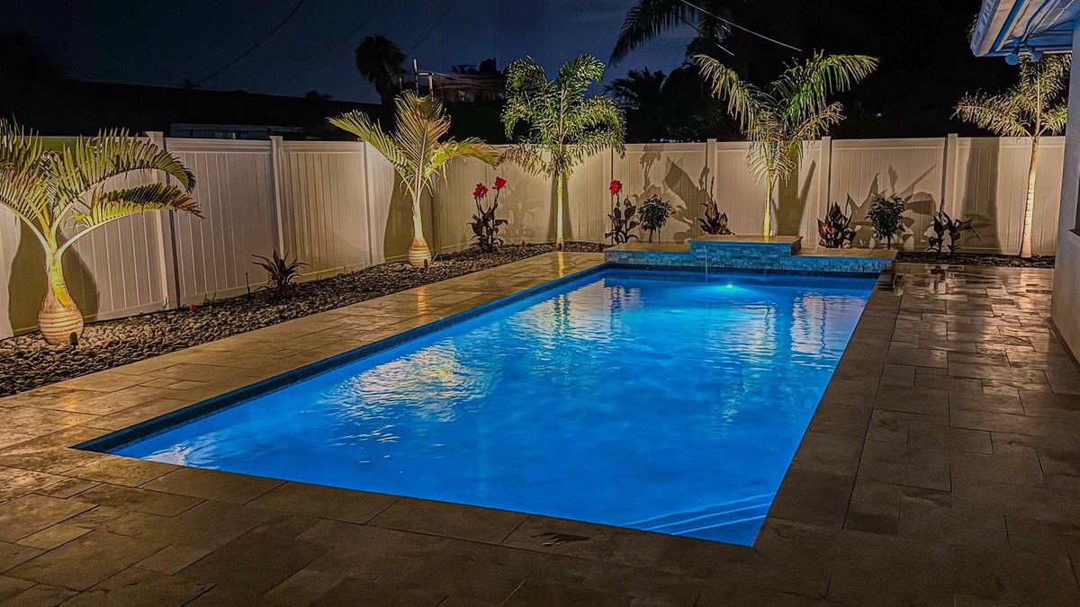 Sarasota House | 3bd 3b Siesta Key with New Heated Pool and a Game Room 2.5 Miles to the Beach!