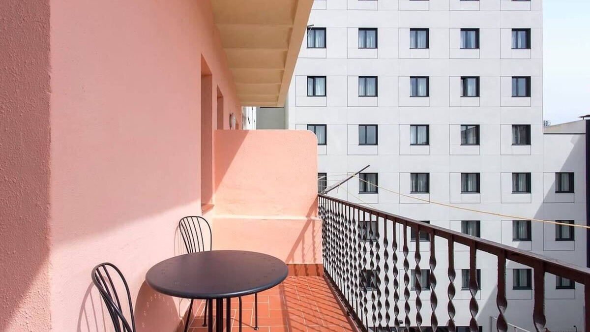 El Parc i la Llacuna del Poblenou Apartment | 3BD for Families in Poblenou next to the beach!