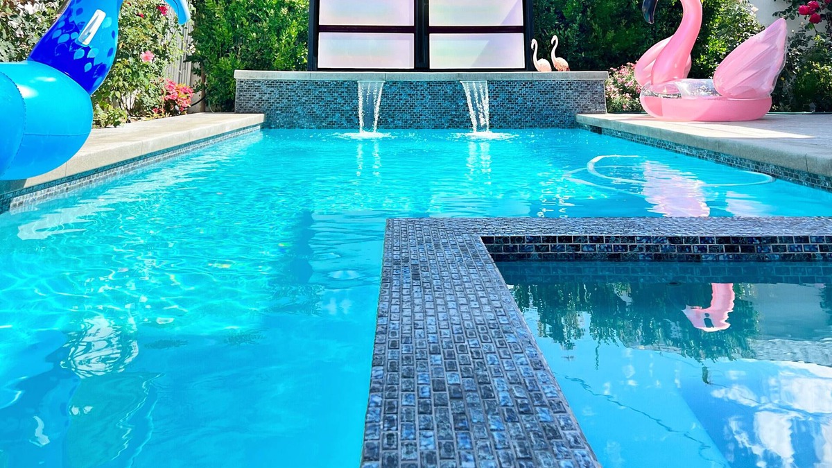 Valley Glen House | 3bd private oasis /saltwater pool-spa/private & safe/15mins from Hollywood