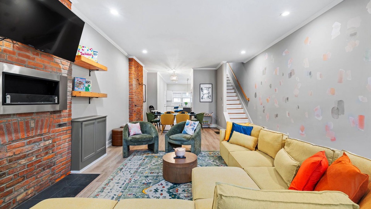 Bloomfield House | 3BD w/Rooftop & BBQ - 7 Mins to Downtown Pittsburgh