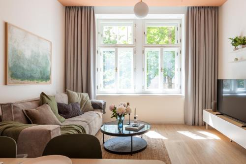 Vinohrady Apartment | 3BDR apt with terrace and electric grill in Vinohrady by Prague Days
