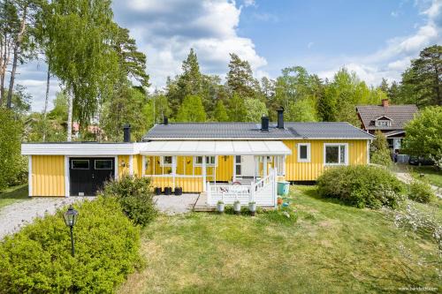 Jarlasa Villa | 3BDR close to nature a beautiful home LAKE nearby