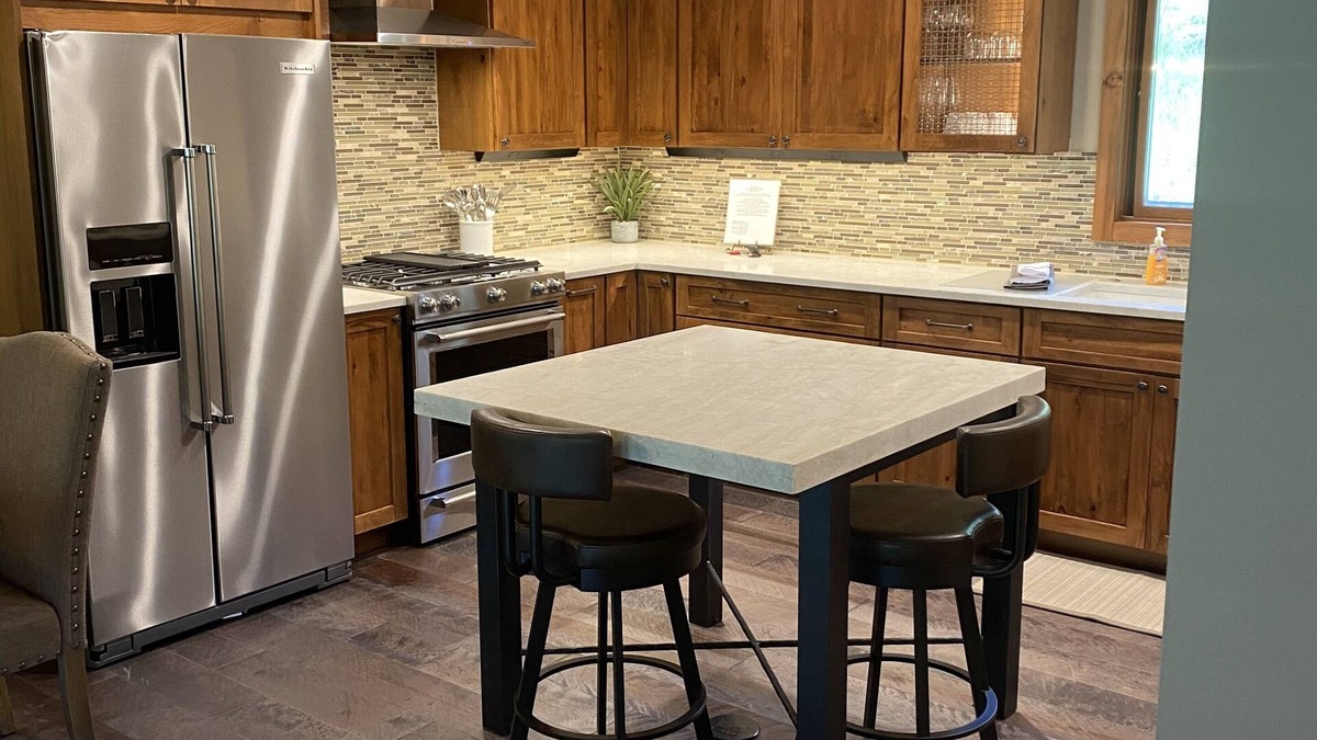 Vail House | 3bdrm/2bath Sleeps 6 Vacation in the Mountains! Private Hot Tub