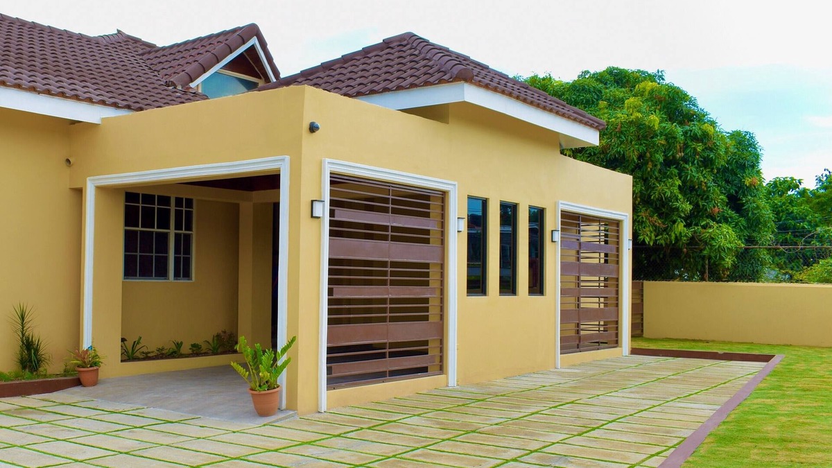 Saint Andrew House | 3Bdrm, A/C, Wi-Fi, Washer & Dryer - Spacious House