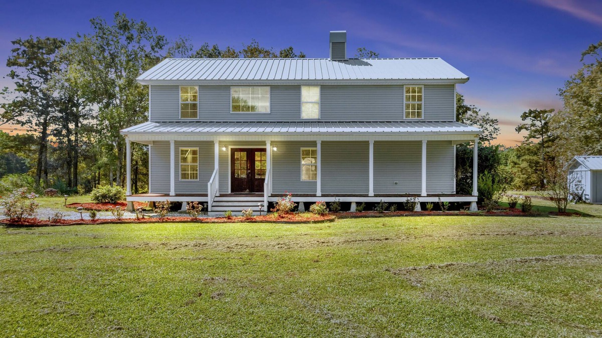 Rayne House | 3bed/2bath Country Lakehouse