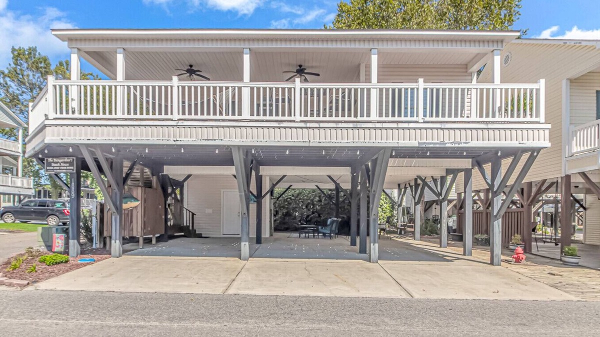 Surfside Beach House | 3bed 2bath Ocean Lakes with golf cart and king bed